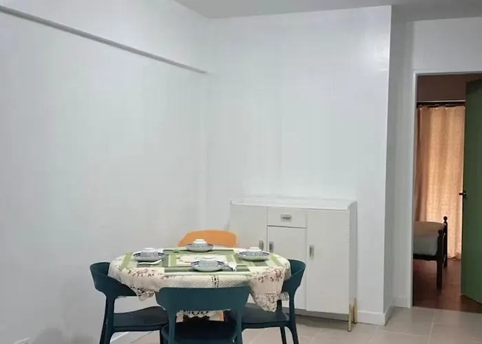 Apartamento Mid-rise Staycation In Parañaque