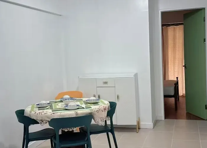 Mid-rise Staycation In Parañaque Apartamento