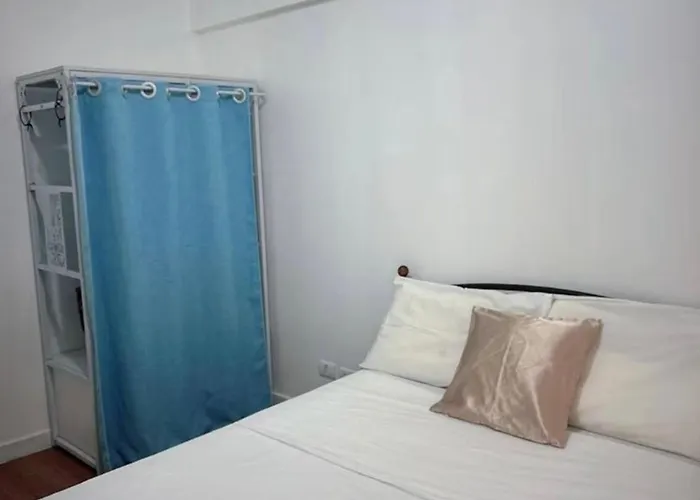 Apartamento Mid-rise Staycation In Parañaque